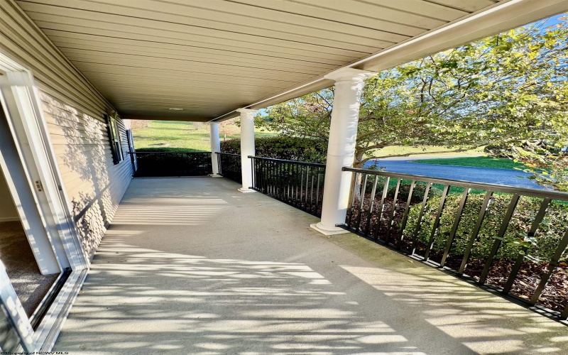114 Barrington Court, Bridgeport, West Virginia 26330, 2 Bedrooms Bedrooms, 10 Rooms Rooms,2 BathroomsBathrooms,Residential Rentals,For Rent,Barrington,10158369