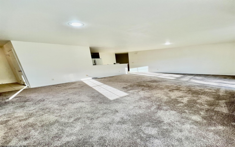 114 Barrington Court, Bridgeport, West Virginia 26330, 2 Bedrooms Bedrooms, 10 Rooms Rooms,2 BathroomsBathrooms,Residential Rentals,For Rent,Barrington,10158369