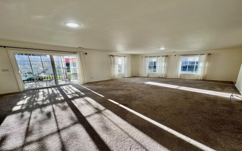 114 Barrington Court, Bridgeport, West Virginia 26330, 2 Bedrooms Bedrooms, 10 Rooms Rooms,2 BathroomsBathrooms,Residential Rentals,For Rent,Barrington,10158369