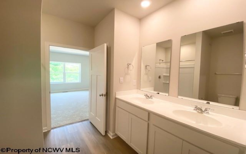 818 Bogey Lane, Maidsville, West Virginia 26541, 3 Bedrooms Bedrooms, 6 Rooms Rooms,2 BathroomsBathrooms,Single Family Detached,For Sale,Bogey,10158377