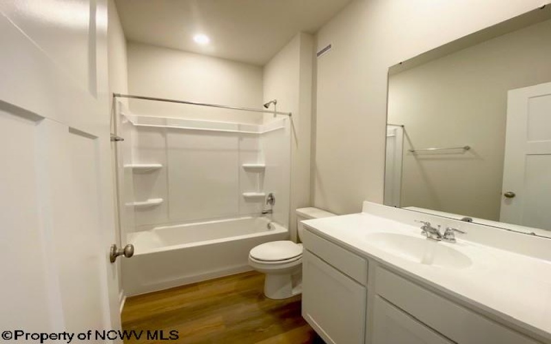 818 Bogey Lane, Maidsville, West Virginia 26541, 3 Bedrooms Bedrooms, 6 Rooms Rooms,2 BathroomsBathrooms,Single Family Detached,For Sale,Bogey,10158377