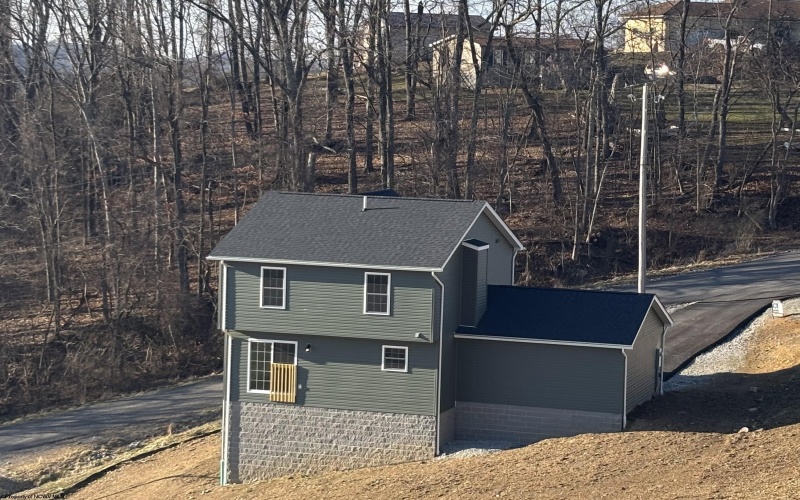 318 Charolais Circle, Fairmont, West Virginia 26554, 3 Bedrooms Bedrooms, 6 Rooms Rooms,2 BathroomsBathrooms,Single Family Detached,For Sale,Charolais,10158373