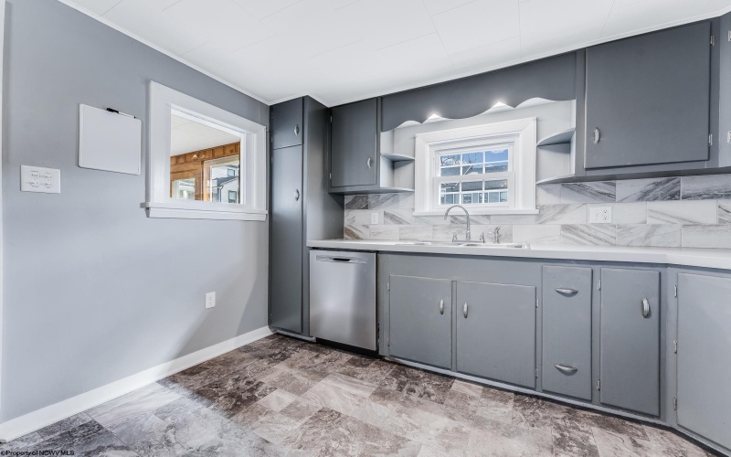344 Sunset Beach Road, Morgantown, West Virginia 26508, 3 Bedrooms Bedrooms, 6 Rooms Rooms,1 BathroomBathrooms,Single Family Detached,For Sale,Sunset Beach,10158402