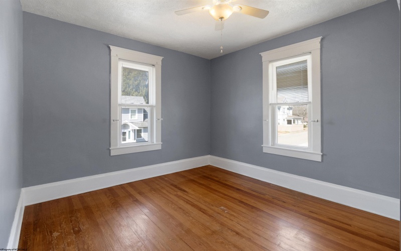 220 Davisson Street, Bridgeport, West Virginia 26330, 2 Bedrooms Bedrooms, 7 Rooms Rooms,1 BathroomBathrooms,Single Family Detached,For Sale,Davisson,10158425