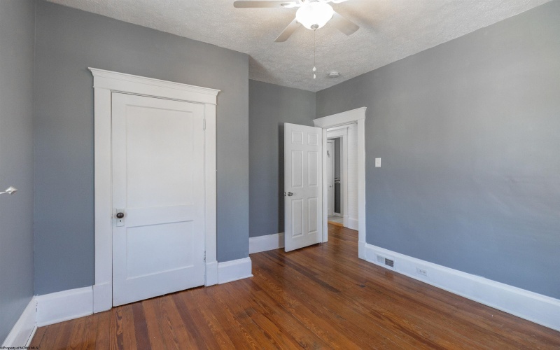 220 Davisson Street, Bridgeport, West Virginia 26330, 2 Bedrooms Bedrooms, 7 Rooms Rooms,1 BathroomBathrooms,Single Family Detached,For Sale,Davisson,10158425