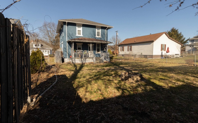 220 Davisson Street, Bridgeport, West Virginia 26330, 2 Bedrooms Bedrooms, 7 Rooms Rooms,1 BathroomBathrooms,Single Family Detached,For Sale,Davisson,10158425