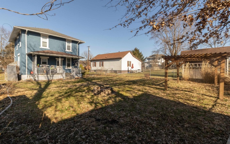 220 Davisson Street, Bridgeport, West Virginia 26330, 2 Bedrooms Bedrooms, 7 Rooms Rooms,1 BathroomBathrooms,Single Family Detached,For Sale,Davisson,10158425