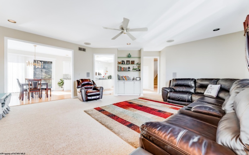 58 Brookside Lane, Morgantown, West Virginia 26505, 4 Bedrooms Bedrooms, 13 Rooms Rooms,3 BathroomsBathrooms,Single Family Detached,For Sale,Brookside,10158437