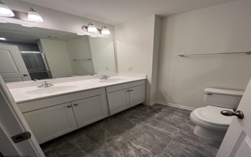 706 Mulligan Court, Maidsville, West Virginia 26541, 3 Bedrooms Bedrooms, 8 Rooms Rooms,4 BathroomsBathrooms,Residential Rentals,For Rent,Mulligan,10158436