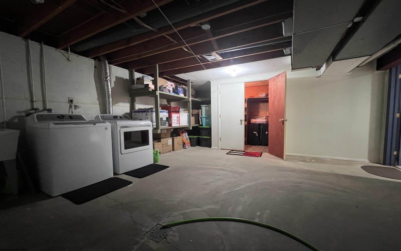1283 Woodruff Place, Morgantown, West Virginia 26505, 4 Bedrooms Bedrooms, 8 Rooms Rooms,3 BathroomsBathrooms,Residential Rentals,For Rent,Woodruff,10158455