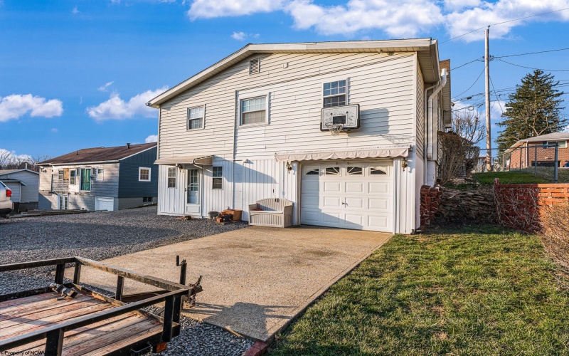 107 Carolina Avenue, Westover, West Virginia 26501-4007, 3 Bedrooms Bedrooms, 7 Rooms Rooms,2 BathroomsBathrooms,Single Family Detached,For Sale,Carolina,10158459
