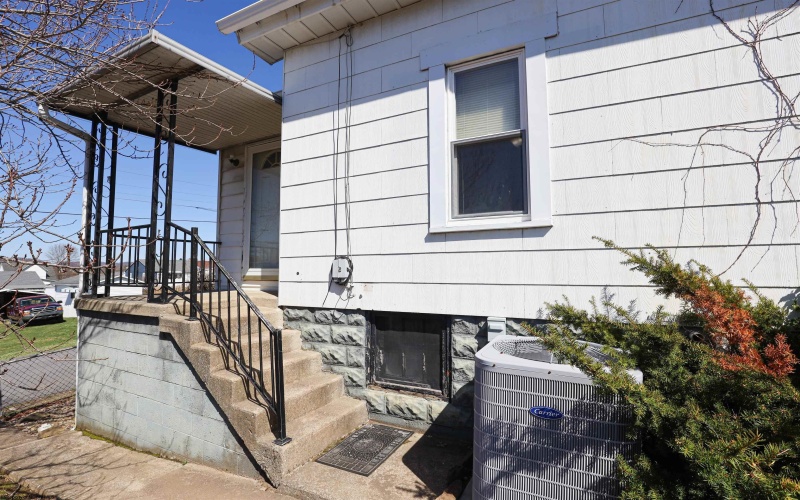 339 Blaine Street, Fairmont, West Virginia 26554, 4 Bedrooms Bedrooms, 9 Rooms Rooms,2 BathroomsBathrooms,Single Family Detached,For Sale,Blaine,10158468