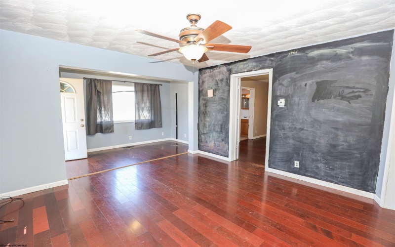 339 Blaine Street, Fairmont, West Virginia 26554, 4 Bedrooms Bedrooms, 9 Rooms Rooms,2 BathroomsBathrooms,Single Family Detached,For Sale,Blaine,10158468