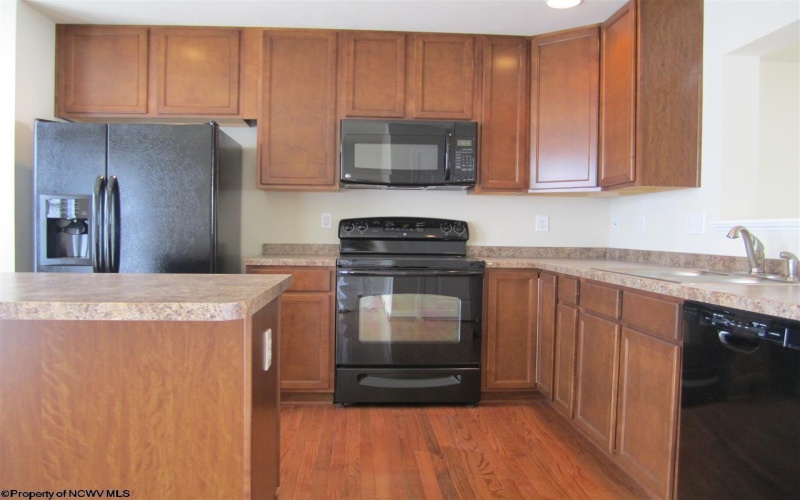 323 Falcon Run, Morgantown, West Virginia 26508, 3 Bedrooms Bedrooms, 5 Rooms Rooms,3 BathroomsBathrooms,Residential Rentals,For Rent,Falcon,10158489