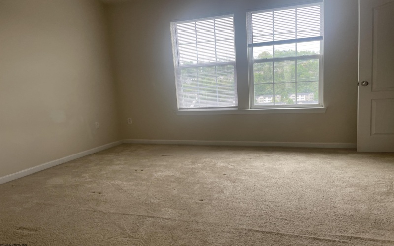 323 Falcon Run, Morgantown, West Virginia 26508, 3 Bedrooms Bedrooms, 5 Rooms Rooms,3 BathroomsBathrooms,Residential Rentals,For Rent,Falcon,10158489