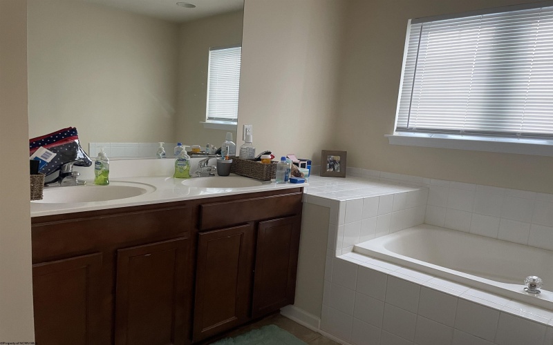 325 Falcon Run, Morgantown, West Virginia 26508, 3 Bedrooms Bedrooms, 5 Rooms Rooms,4 BathroomsBathrooms,Residential Rentals,For Rent,Falcon,10158490