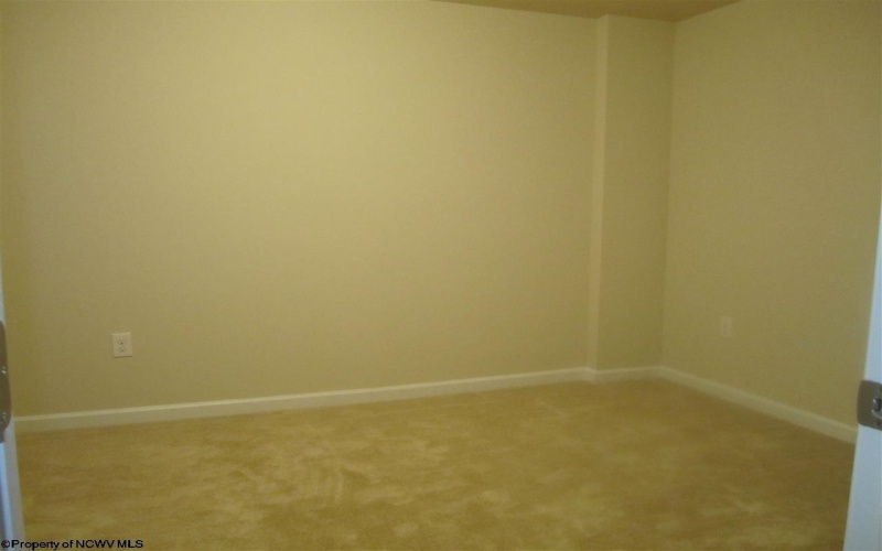 325 Falcon Run, Morgantown, West Virginia 26508, 3 Bedrooms Bedrooms, 5 Rooms Rooms,4 BathroomsBathrooms,Residential Rentals,For Rent,Falcon,10158490