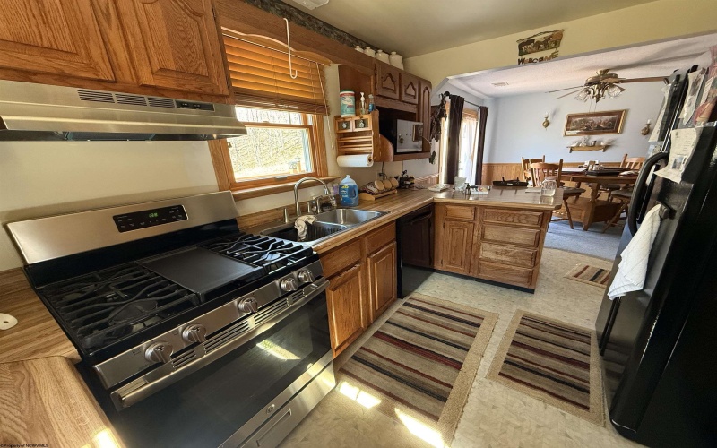 111 Autumn Lane, Valley Bend, West Virginia 26293, 3 Bedrooms Bedrooms, 11 Rooms Rooms,2 BathroomsBathrooms,Single Family Detached,For Sale,Autumn,10158509