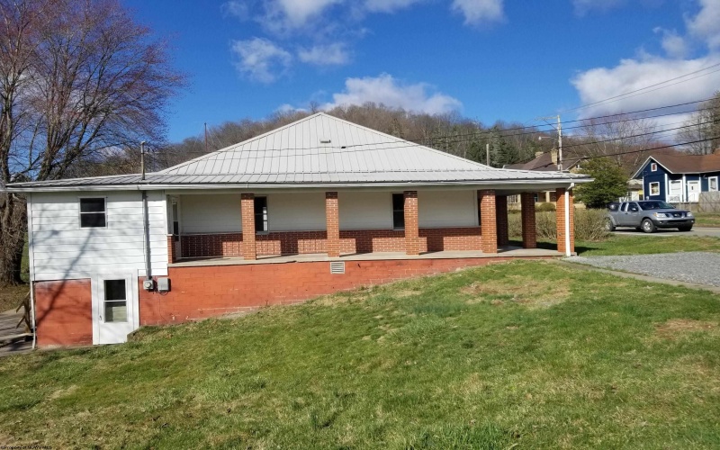 825 Second Street, Weston, West Virginia 26452, 3 Bedrooms Bedrooms, 6 Rooms Rooms,1 BathroomBathrooms,Single Family Detached,For Sale,Second,10158514
