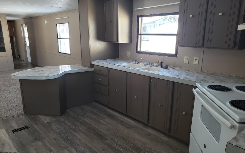 141 Elkins Avenue, Masontown, West Virginia 26542, 1 Bedroom Bedrooms, 4 Rooms Rooms,1 BathroomBathrooms,Single Family Detached,For Sale,Elkins,10158521
