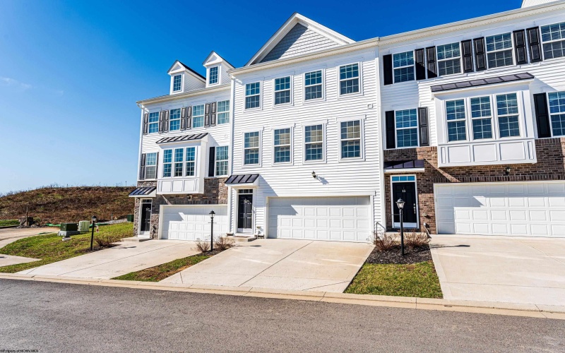 13 Dover Court, Bridgeport, West Virginia 26330, 4 Bedrooms Bedrooms, 6 Rooms Rooms,2 BathroomsBathrooms,Single Family Attached,For Sale,Dover,10158548