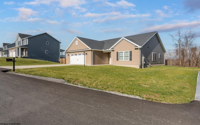 111 Charolais Circle, Fairmont, West Virginia 26554, 3 Bedrooms Bedrooms, 6 Rooms Rooms,2 BathroomsBathrooms,Single Family Detached,For Sale,Charolais,10158549