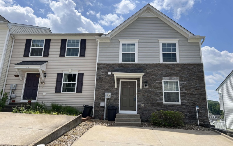 317 Falcon Run, Morgantown, West Virginia 26508, 3 Bedrooms Bedrooms, 5 Rooms Rooms,3 BathroomsBathrooms,Residential Rentals,For Rent,Falcon,10158558