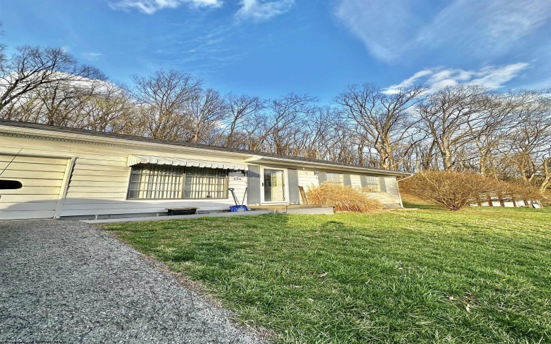 626 Rohr Street, Weston, West Virginia 26452, 3 Bedrooms Bedrooms, 6 Rooms Rooms,1 BathroomBathrooms,Single Family Detached,For Sale,Rohr,10158561