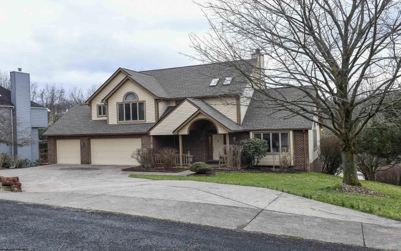 1405 Far Meadows, Morgantown, West Virginia 26508, 4 Bedrooms Bedrooms, 13 Rooms Rooms,4 BathroomsBathrooms,Residential Rentals,For Rent,Far,10158575