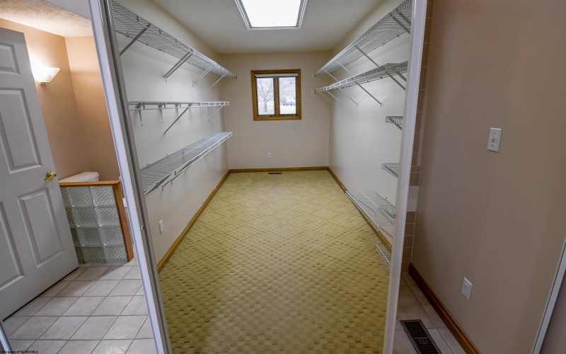 1405 Far Meadows, Morgantown, West Virginia 26508, 4 Bedrooms Bedrooms, 13 Rooms Rooms,4 BathroomsBathrooms,Residential Rentals,For Rent,Far,10158575