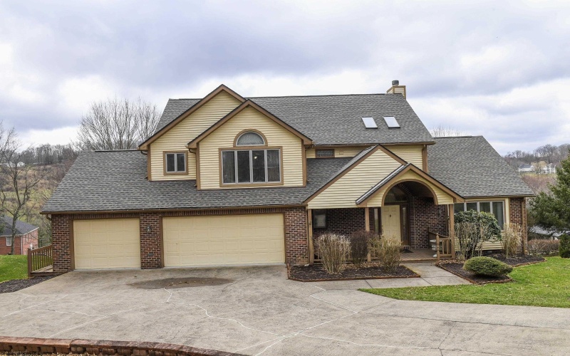 1405 Far Meadows, Morgantown, West Virginia 26508, 4 Bedrooms Bedrooms, 13 Rooms Rooms,4 BathroomsBathrooms,Residential Rentals,For Rent,Far,10158575