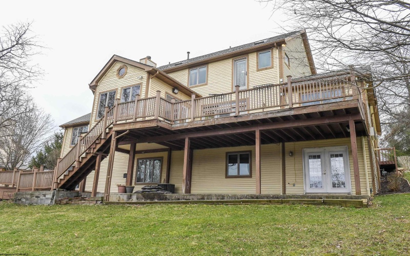1405 Far Meadows, Morgantown, West Virginia 26508, 4 Bedrooms Bedrooms, 13 Rooms Rooms,4 BathroomsBathrooms,Residential Rentals,For Rent,Far,10158575