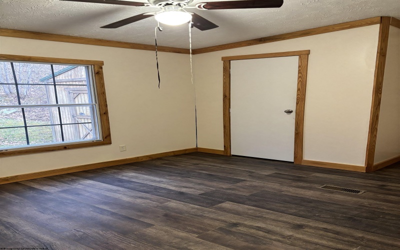 10384 Morgantown Pike, Philippi, West Virginia 26416, 4 Bedrooms Bedrooms, 8 Rooms Rooms,2 BathroomsBathrooms,Single Family Detached,For Sale,Morgantown,10158576