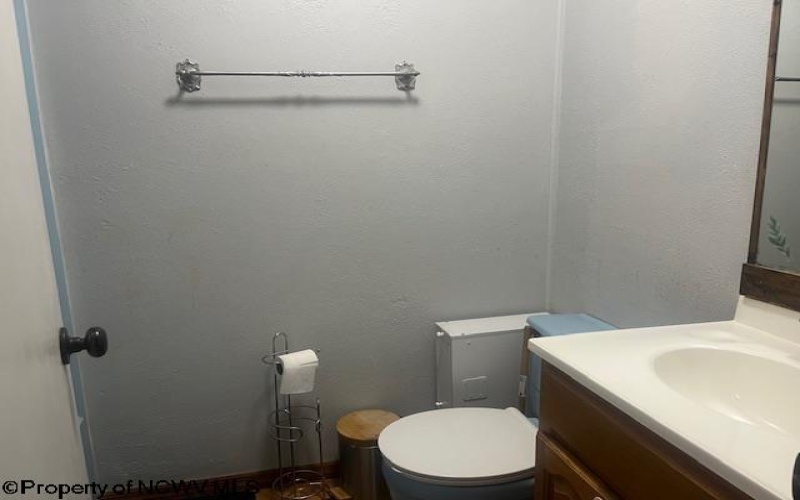1540 1/2 Country Club Road, Fairmont, West Virginia 26554, 3 Bedrooms Bedrooms, 5 Rooms Rooms,2 BathroomsBathrooms,Single Family Detached,For Sale,Country Club,10158335