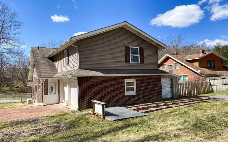 102 Harpertown Road, Elkins, West Virginia 26241, 4 Bedrooms Bedrooms, 10 Rooms Rooms,2 BathroomsBathrooms,Single Family Detached,For Sale,Harpertown,10158604