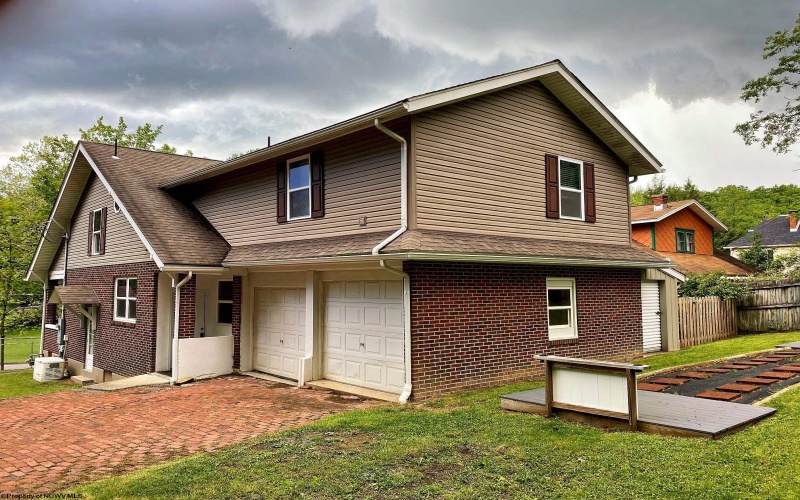 102 Harpertown Road, Elkins, West Virginia 26241, 4 Bedrooms Bedrooms, 10 Rooms Rooms,2 BathroomsBathrooms,Single Family Detached,For Sale,Harpertown,10158604