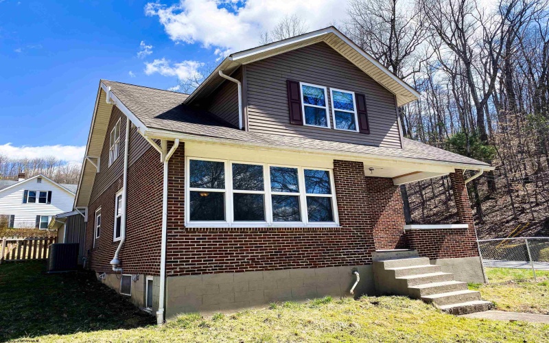 102 Harpertown Road, Elkins, West Virginia 26241, 4 Bedrooms Bedrooms, 10 Rooms Rooms,2 BathroomsBathrooms,Single Family Detached,For Sale,Harpertown,10158604