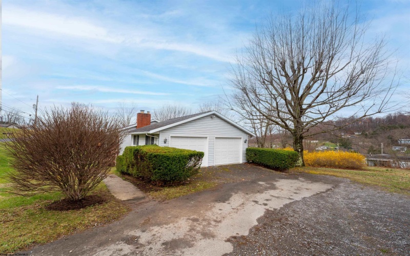 1303 3rd Street, Morgantown, West Virginia 26508, 4 Bedrooms Bedrooms, 7 Rooms Rooms,2 BathroomsBathrooms,Single Family Detached,For Sale,3rd,10158588