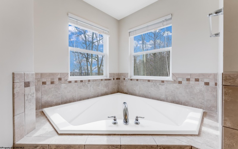 121 Brookdale Drive, Morgantown, West Virginia 26508, 4 Bedrooms Bedrooms, 10 Rooms Rooms,3 BathroomsBathrooms,Single Family Detached,For Sale,Brookdale,10158647