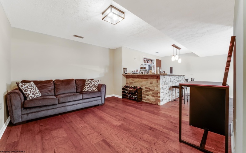 121 Brookdale Drive, Morgantown, West Virginia 26508, 4 Bedrooms Bedrooms, 10 Rooms Rooms,3 BathroomsBathrooms,Single Family Detached,For Sale,Brookdale,10158647
