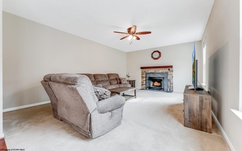 121 Brookdale Drive, Morgantown, West Virginia 26508, 4 Bedrooms Bedrooms, 10 Rooms Rooms,3 BathroomsBathrooms,Single Family Detached,For Sale,Brookdale,10158647