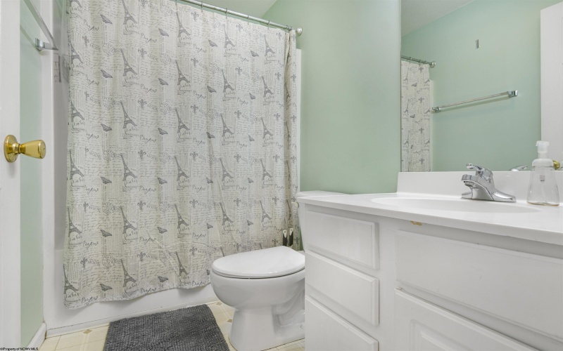 220 Palisades Drive, Morgantown, West Virginia 26508, 3 Bedrooms Bedrooms, 7 Rooms Rooms,2 BathroomsBathrooms,Single Family Attached,For Sale,Palisades,10158698