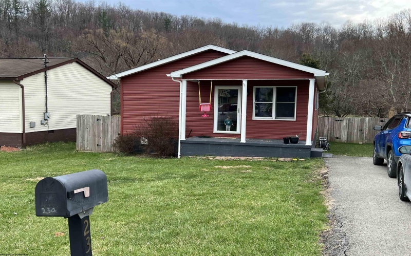 230 Bruce Street, Elkins, West Virginia 26241, 3 Bedrooms Bedrooms, 6 Rooms Rooms,1 BathroomBathrooms,Single Family Detached,For Sale,Bruce,10158706