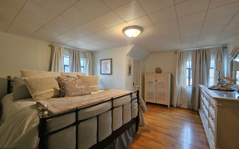 1103 Sunset Drive, Fairmont, West Virginia 26554, 3 Bedrooms Bedrooms, 6 Rooms Rooms,1 BathroomBathrooms,Single Family Detached,For Sale,Sunset,10158713