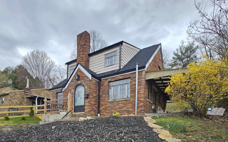 1103 Sunset Drive, Fairmont, West Virginia 26554, 3 Bedrooms Bedrooms, 6 Rooms Rooms,1 BathroomBathrooms,Single Family Detached,For Sale,Sunset,10158713