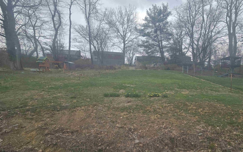 1103 Sunset Drive, Fairmont, West Virginia 26554, 3 Bedrooms Bedrooms, 6 Rooms Rooms,1 BathroomBathrooms,Single Family Detached,For Sale,Sunset,10158713