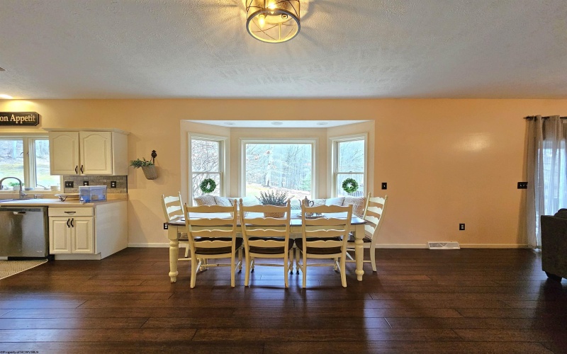 649 Sassafras Drive, Fairmont, West Virginia 26554, 4 Bedrooms Bedrooms, 8 Rooms Rooms,2 BathroomsBathrooms,Single Family Detached,For Sale,Sassafras,10158710