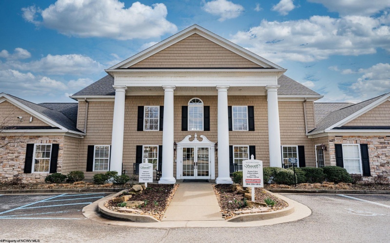 2518 Suncrest Village, Morgantown, West Virginia 26505, 2 Bedrooms Bedrooms, 5 Rooms Rooms,2 BathroomsBathrooms,Single Family Attached,For Sale,Suncrest,10158719