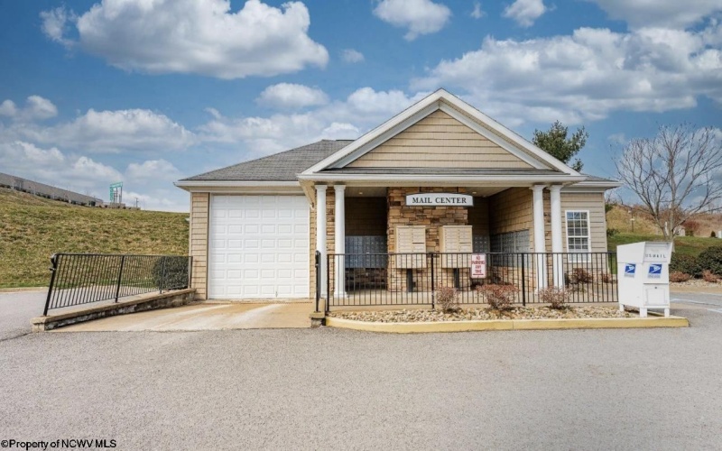 2518 Suncrest Village, Morgantown, West Virginia 26505, 2 Bedrooms Bedrooms, 5 Rooms Rooms,2 BathroomsBathrooms,Single Family Attached,For Sale,Suncrest,10158719
