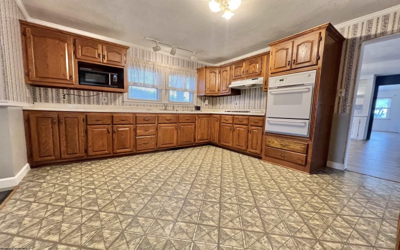 2763 Old Mill Road, Weston, West Virginia 26452, 3 Bedrooms Bedrooms, 6 Rooms Rooms,1 BathroomBathrooms,Single Family Detached,For Sale,Old Mill,10158718